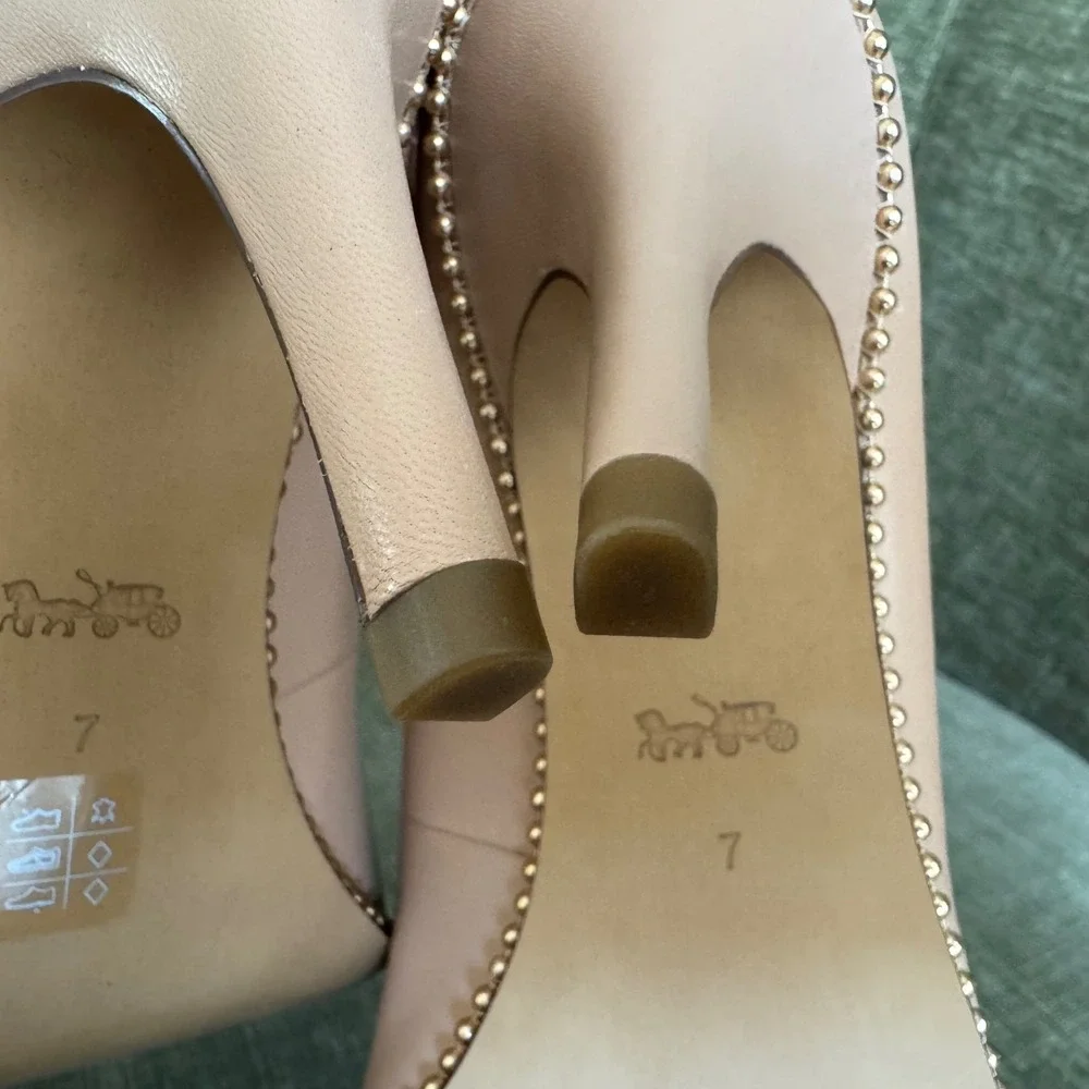 Coach Parker Ballchain Pumps Nude Heels 7 Leather Pointed Toe w/ COA - Picture 5 of 10